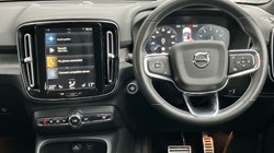 2020 (70) VOLVO XC40 2.0 B5P R DESIGN Pro 5dr AWD Auto 3606411