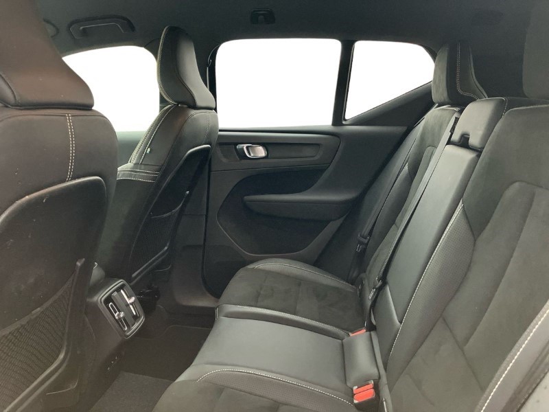 2020 (70) VOLVO XC40 2.0 B5P R DESIGN Pro 5dr AWD Auto 3606394