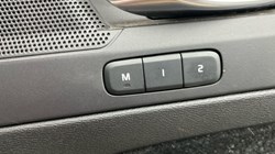 2020 (70) VOLVO XC40 2.0 B5P R DESIGN Pro 5dr AWD Auto 3606435