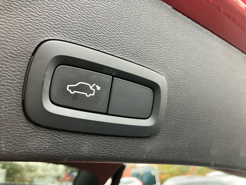 2020 (70) VOLVO XC40 2.0 B5P R DESIGN Pro 5dr AWD Auto 3606426