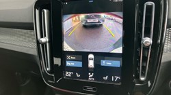 2020 (70) VOLVO XC40 2.0 B5P R DESIGN Pro 5dr AWD Auto 3606414