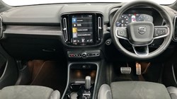 2020 (70) VOLVO XC40 2.0 B5P R DESIGN Pro 5dr AWD Auto 3606399