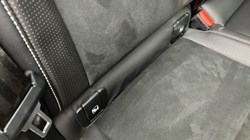 2020 (70) VOLVO XC40 2.0 B5P R DESIGN Pro 5dr AWD Auto 3606421