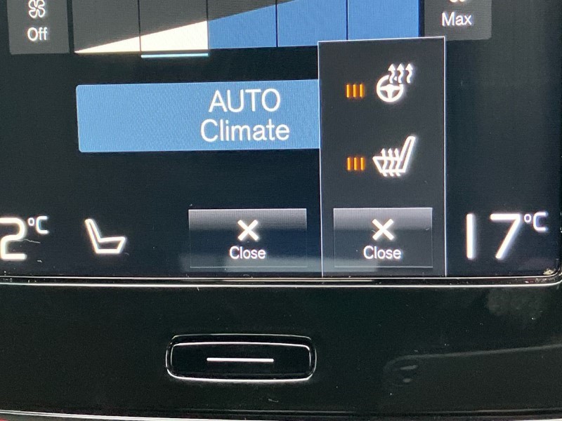 2020 (70) VOLVO XC40 2.0 B5P R DESIGN Pro 5dr AWD Auto 3606418