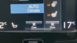 2020 (70) VOLVO XC40 2.0 B5P R DESIGN Pro 5dr AWD Auto 3606418