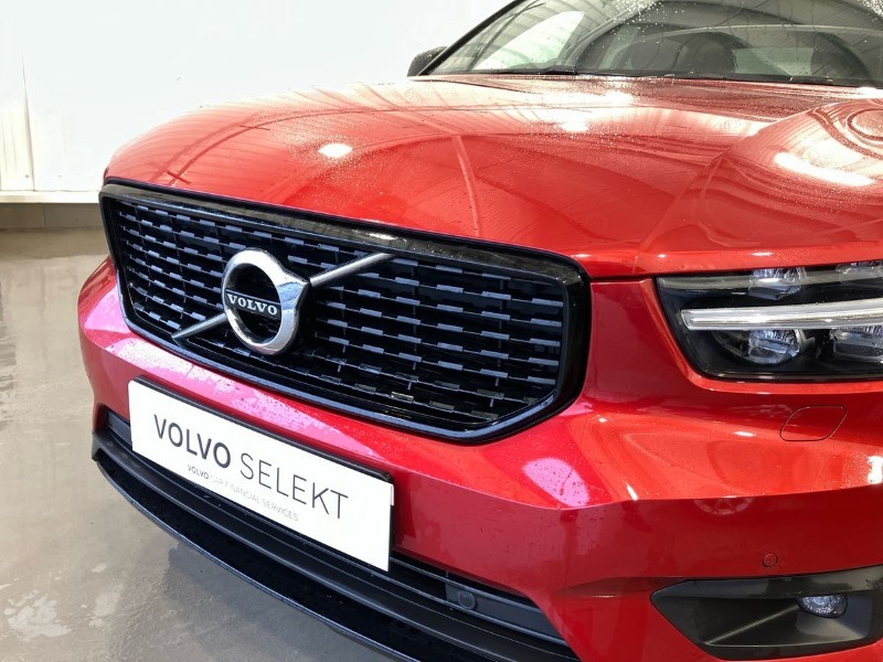 2020 (70) VOLVO XC40 2.0 B5P R DESIGN Pro 5dr AWD Auto 3606430