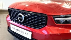 2020 (70) VOLVO XC40 2.0 B5P R DESIGN Pro 5dr AWD Auto 3606430