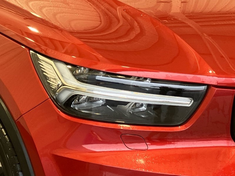 2020 (70) VOLVO XC40 2.0 B5P R DESIGN Pro 5dr AWD Auto 3606429