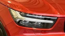 2020 (70) VOLVO XC40 2.0 B5P R DESIGN Pro 5dr AWD Auto 3606429