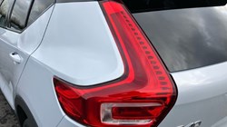 2020 (70) VOLVO XC40 2.0 B4P R DESIGN Pro 5dr Auto 3640893
