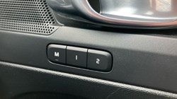 2020 (70) VOLVO XC40 2.0 B4P R DESIGN Pro 5dr Auto 3640896