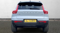 2020 (70) VOLVO XC40 2.0 B4P R DESIGN Pro 5dr Auto 3640858
