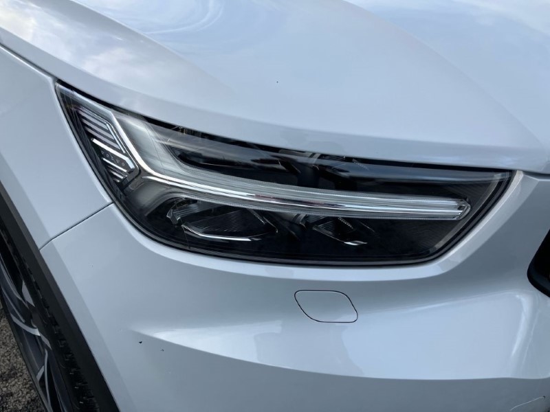 2020 (70) VOLVO XC40 2.0 B4P R DESIGN Pro 5dr Auto 3640890