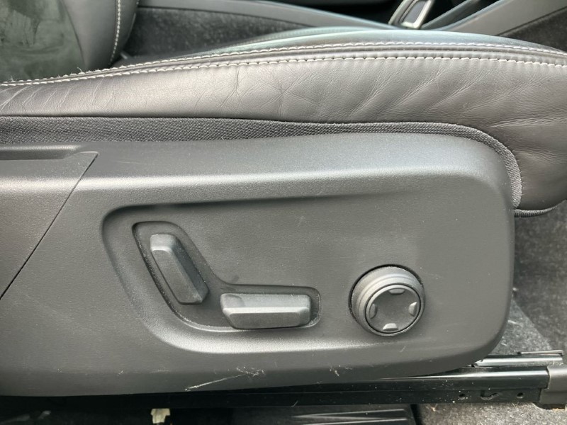 2020 (70) VOLVO XC40 2.0 B4P R DESIGN Pro 5dr Auto 3640866