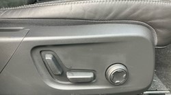 2020 (70) VOLVO XC40 2.0 B4P R DESIGN Pro 5dr Auto 3640866