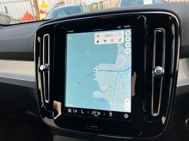 2024 (24) VOLVO XC40 2.0 B3P Plus Dark 5dr Auto 3664911