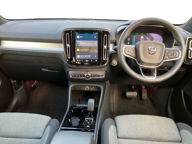 2024 (24) VOLVO XC40 2.0 B3P Plus Dark 5dr Auto 3664897