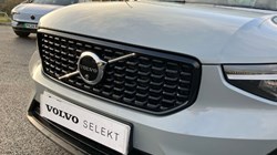 2024 (24) VOLVO XC40 2.0 B3P Plus Dark 5dr Auto 3664927
