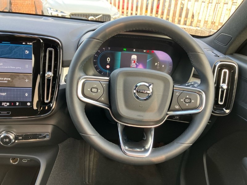2024 (24) VOLVO XC40 2.0 B3P Plus Dark 5dr Auto 3664905