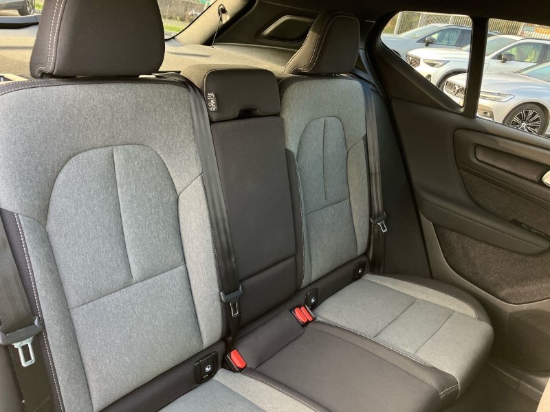 2024 (24) VOLVO XC40 2.0 B3P Plus Dark 5dr Auto 3664919