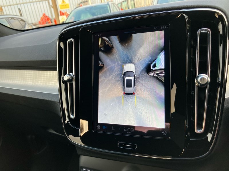 2024 (24) VOLVO XC40 2.0 B3P Plus Dark 5dr Auto 3664912