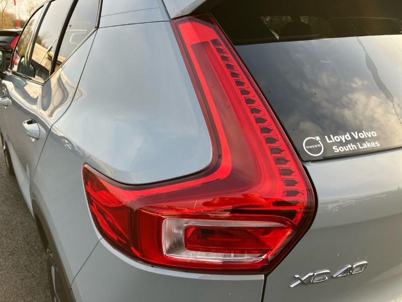 2024 (24) VOLVO XC40 2.0 B3P Plus Dark 5dr Auto 3664929