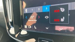 2024 (24) VOLVO XC40 2.0 B3P Plus Dark 5dr Auto 3664915