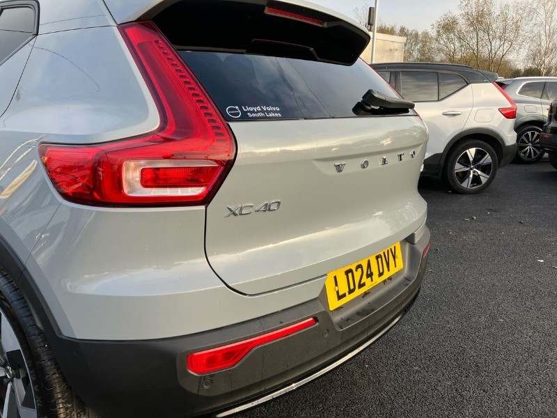 2024 (24) VOLVO XC40 2.0 B3P Plus Dark 5dr Auto 3664930