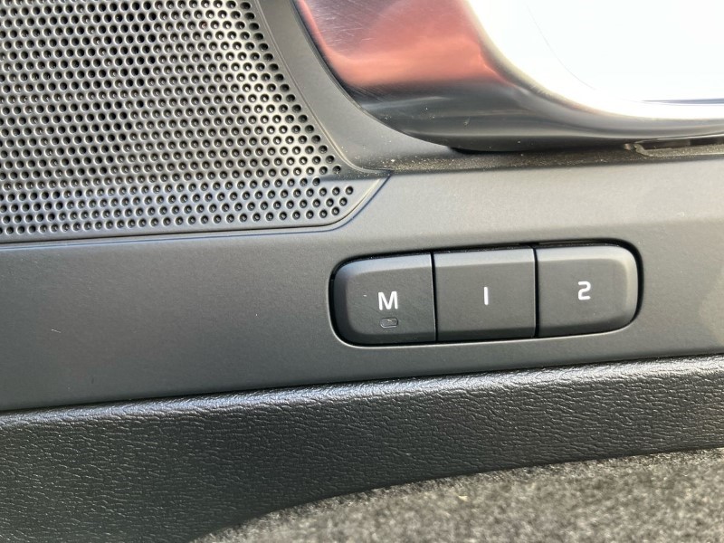 2024 (24) VOLVO XC40 2.0 B3P Plus Dark 5dr Auto 3664932