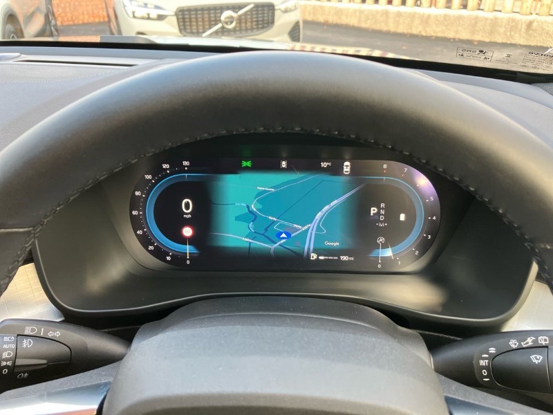 2024 (24) VOLVO XC40 2.0 B3P Plus Dark 5dr Auto 3664908