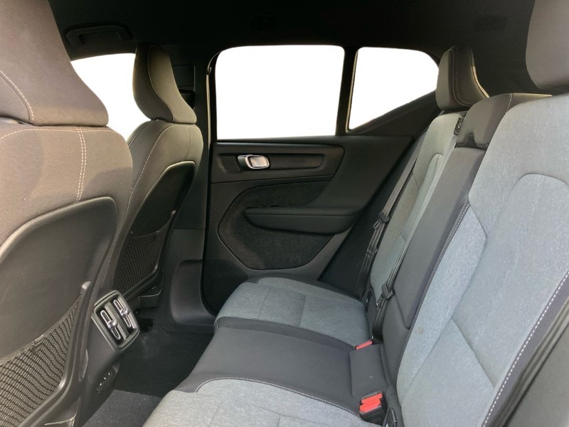 2024 (24) VOLVO XC40 2.0 B3P Plus Dark 5dr Auto 3664892