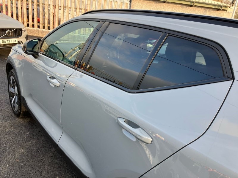 2024 (24) VOLVO XC40 2.0 B3P Plus Dark 5dr Auto 3664924