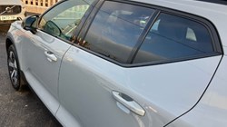 2024 (24) VOLVO XC40 2.0 B3P Plus Dark 5dr Auto 3664924