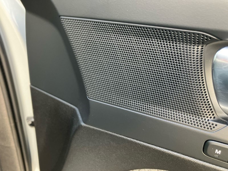 2024 (24) VOLVO XC40 2.0 B3P Plus Dark 5dr Auto 3664900