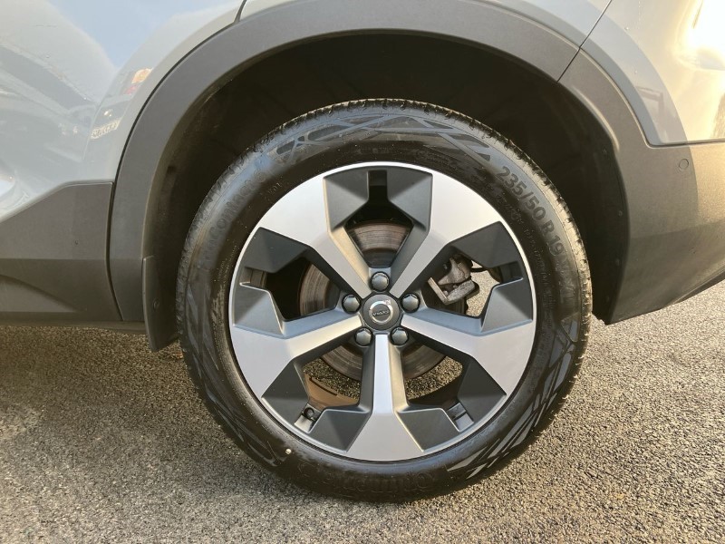 2024 (24) VOLVO XC40 2.0 B3P Plus Dark 5dr Auto 3664896