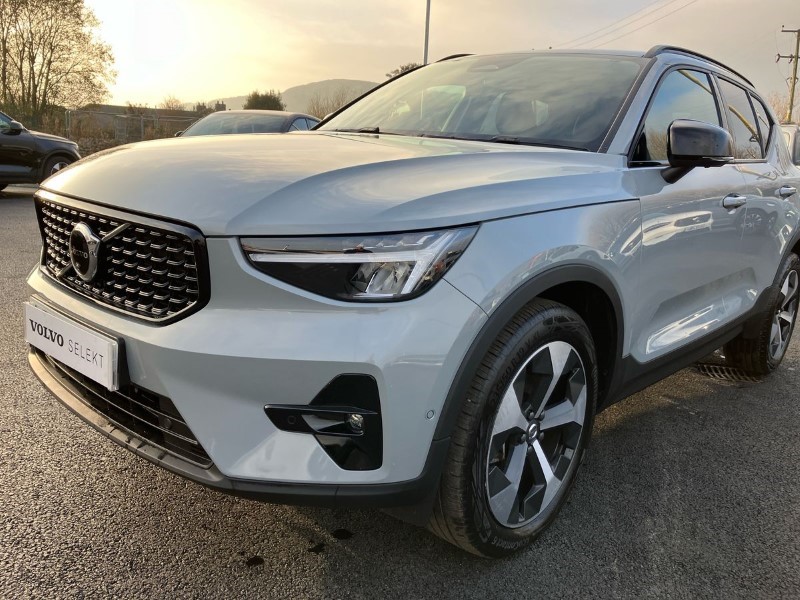 2024 (24) VOLVO XC40 2.0 B3P Plus Dark 5dr Auto 3664928