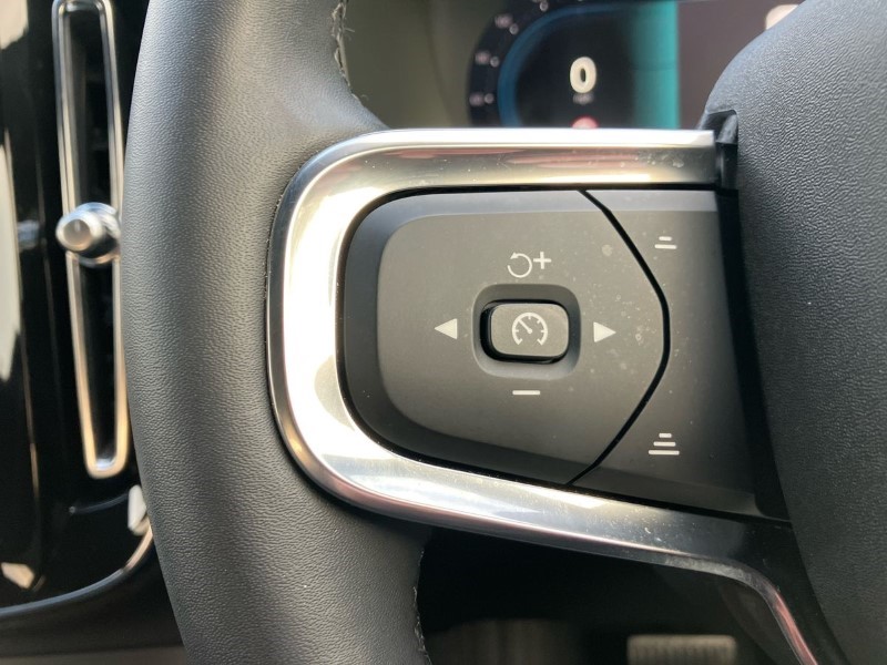 2024 (24) VOLVO XC40 2.0 B3P Plus Dark 5dr Auto 3664906