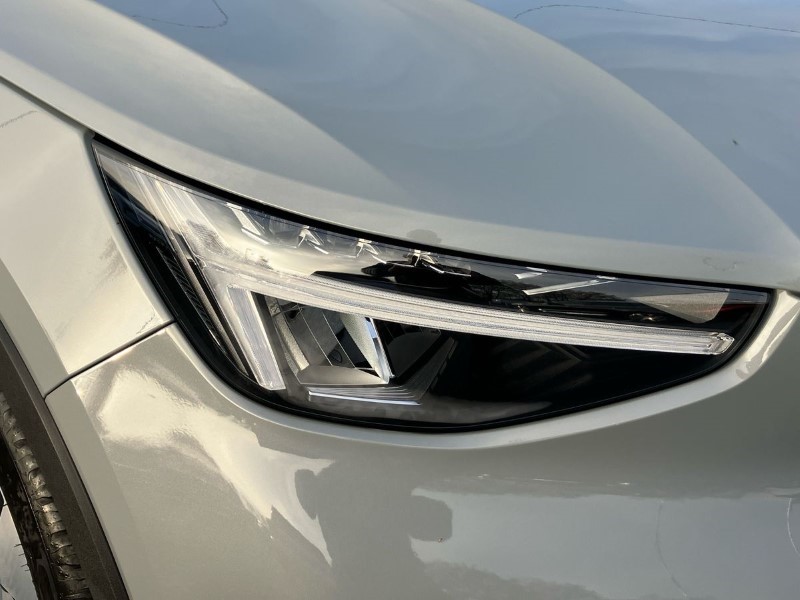 2024 (24) VOLVO XC40 2.0 B3P Plus Dark 5dr Auto 3664926