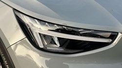 2024 (24) VOLVO XC40 2.0 B3P Plus Dark 5dr Auto 3664926