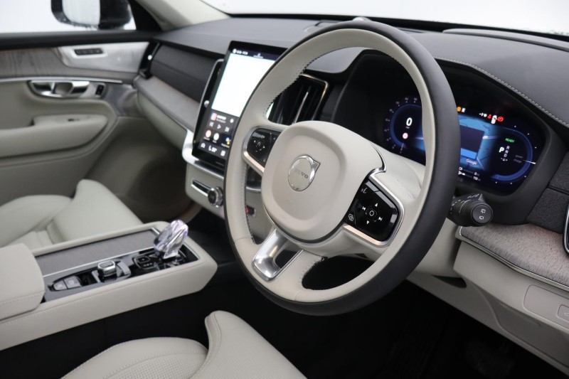 2024 (74) VOLVO XC90 2.0 T8 PHEV Ultra Bright 5dr AWD Geartronic *VAT QUALIFYING* 3806663