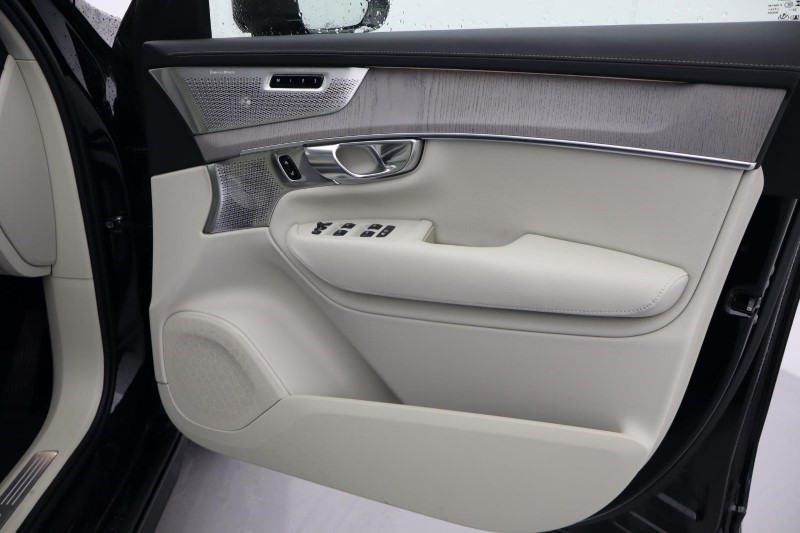 2024 (74) VOLVO XC90 2.0 T8 PHEV Ultra Bright 5dr AWD Geartronic *VAT QUALIFYING* 3806656