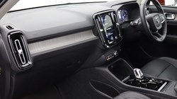 2020 (70) VOLVO XC40 2.0 B4P Inscription 5dr Auto 3812263