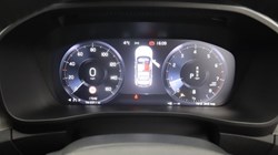 2020 (70) VOLVO XC40 2.0 B4P Inscription 5dr Auto 3812264