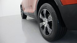 2020 (70) VOLVO XC40 2.0 B4P Inscription 5dr Auto 3812239
