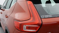 2020 (70) VOLVO XC40 2.0 B4P Inscription 5dr Auto 3812234