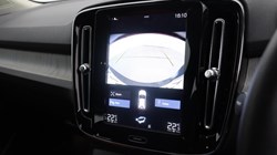 2020 (70) VOLVO XC40 2.0 B4P Inscription 5dr Auto 3812271