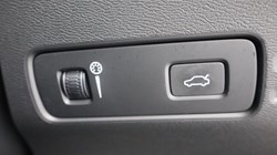 2020 (70) VOLVO XC40 2.0 B4P Inscription 5dr Auto 3812276