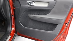 2020 (70) VOLVO XC40 2.0 B4P Inscription 5dr Auto 3812253