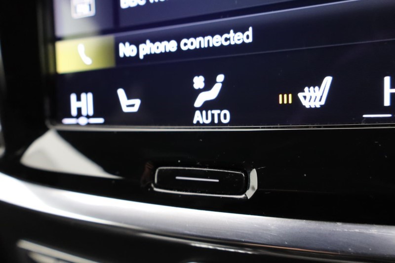 2021 (21) VOLVO V60 2.0 T6 Recharge PHEV R DESIGN 5dr AWD Auto 3785990