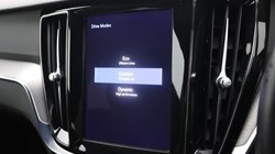2020 (70) VOLVO V60 2.0 B4P R DESIGN 5dr Auto 3827701